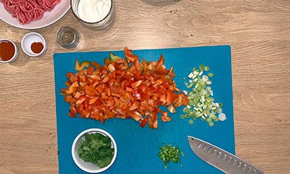 Prepara los ingredientes - Albondigas estilo chili con carne