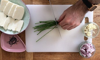 Las verduras y el queso - Bowl de lentejas y queso chipriota