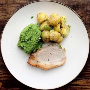 Chuletas de cerdo con puré de brócoli